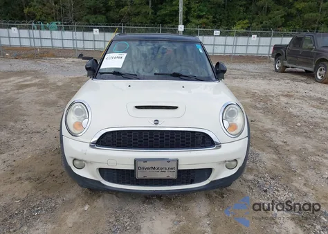 2008 Mini Cooper S Clubman from USA, damaged, VIN WMWMM33588TP87351